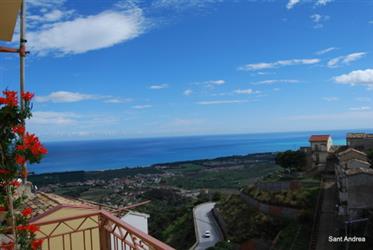 Dorpshuis met prachtig uitzicht op prachtige Ionische kust