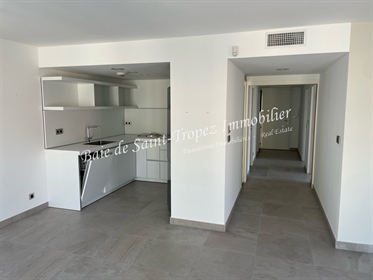 Recent apartment of approximately 80 m2, close to Place des Lices, the city center and the Port