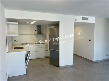 Recent apartment of approximately 80 m2, close to Place des Lices, the city center and the Port