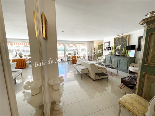 Apartment in the center of Saint-Tropez, 94 m2, quiet!