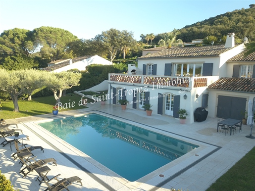 Villa mit Panoramablick auf das Meer und das Dorf von Saint-Tropez