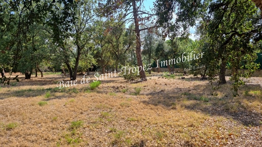 In a residential area by the sea, beautiful flat land to build of 2000m2