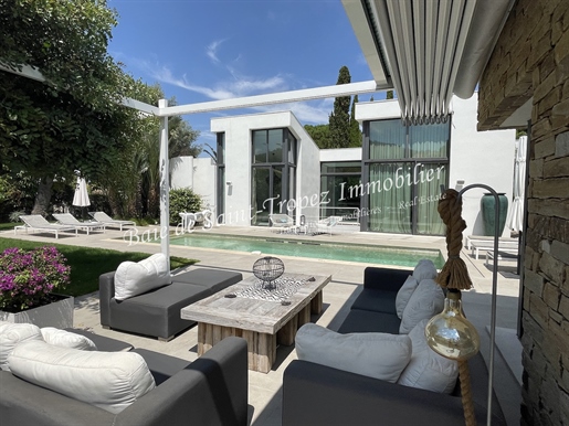 Unique contemporary villa within walking distance of the center of Saint-Tropez