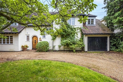 5 Bedroom Detached, Bowling green close, London, Sw15
