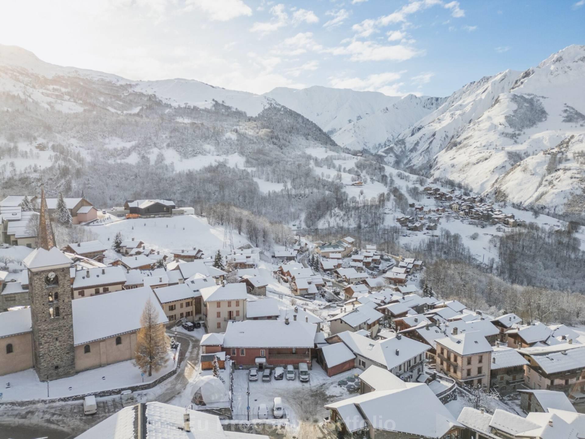 5 Bedroom Chalet, Villette