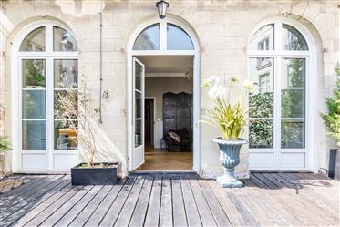 Terrace apartment in the city center of Nantes