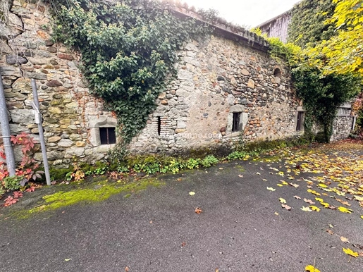 Rare Grange à réhabiliter en 1 ou plusieurs appartements (stationnements)