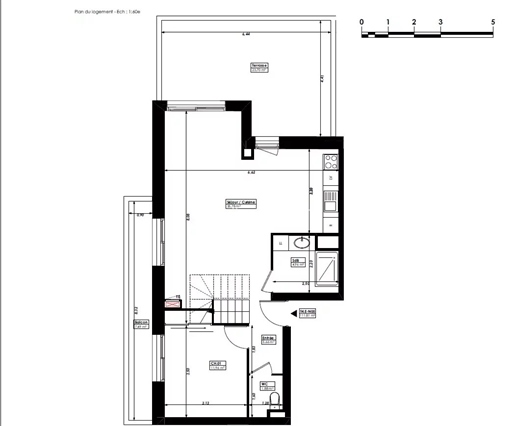 T4 Duplex-Dachgeschoss eines kleinen Wohnhauses