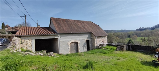 Saint-Sozy - house to finish renovating of approx. 130 m2 with view and close to the river on foot