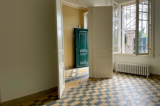 Apartment with garden at the Beaux Arts...