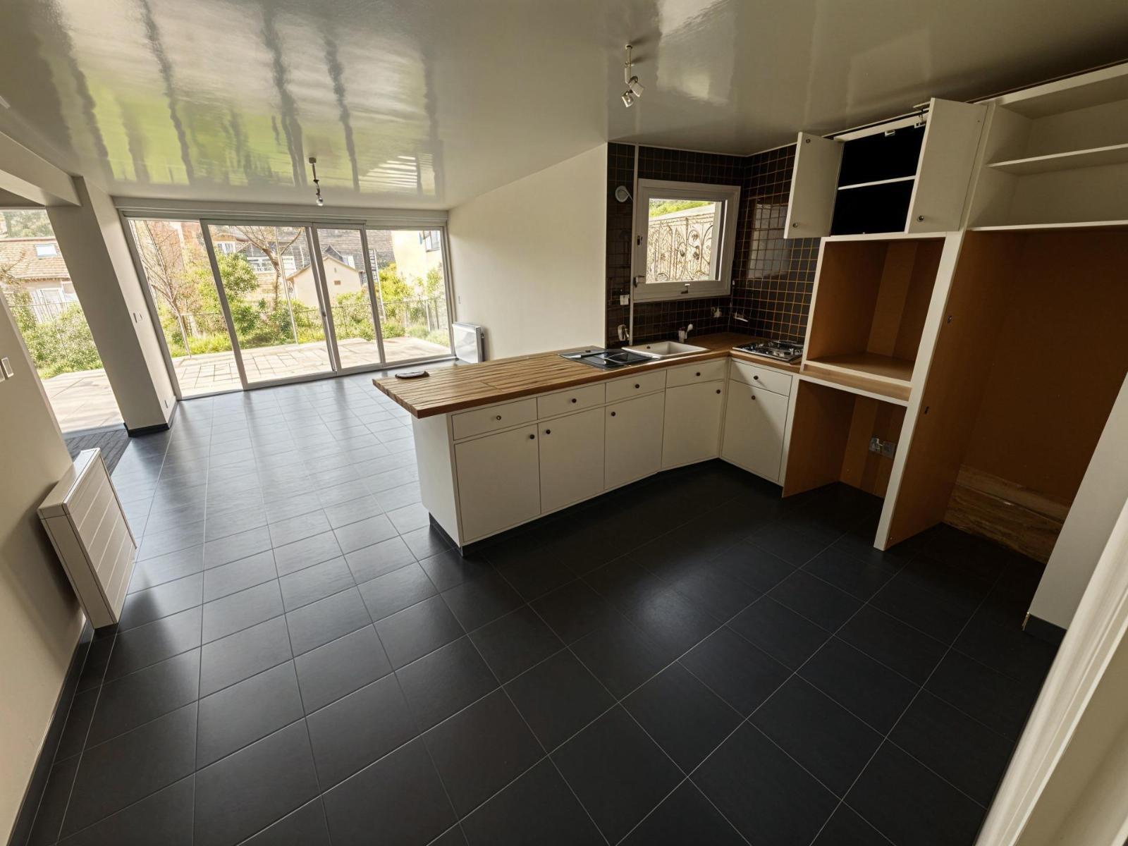 Köp: Hus (07600)
