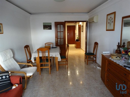 Apartment with 2 Rooms in Faro with 84,00 m²