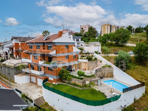 Building/ House T6 + 1| Center Leiria | Swimming pool