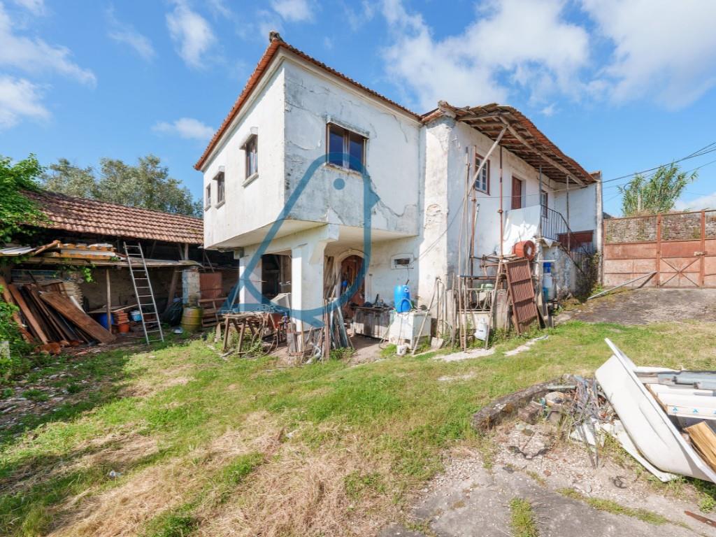 3 bedroom villa to rebuild in Casal da Bica - Gondemaria e Olival
