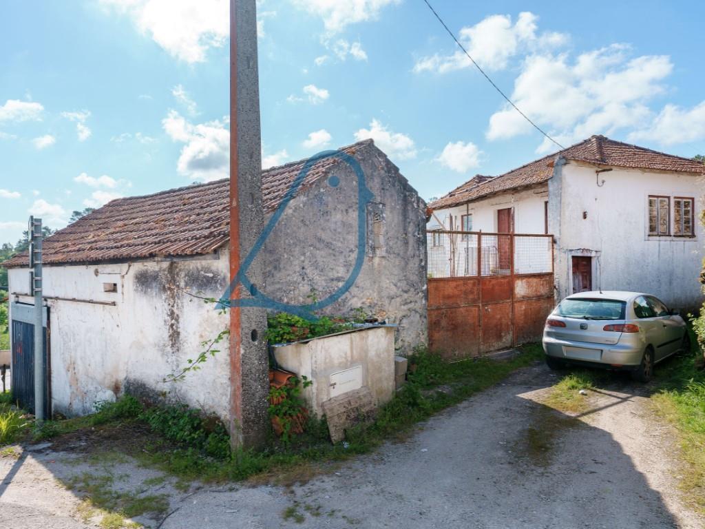 3 bedroom villa to rebuild in Casal da Bica - Gondemaria e Olival
