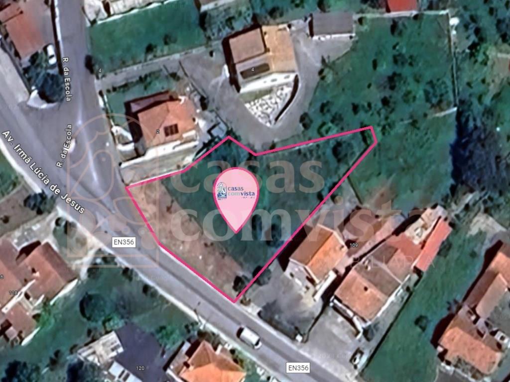 Bouwgrond / Oppervlakte met 1200m2 / Fátima