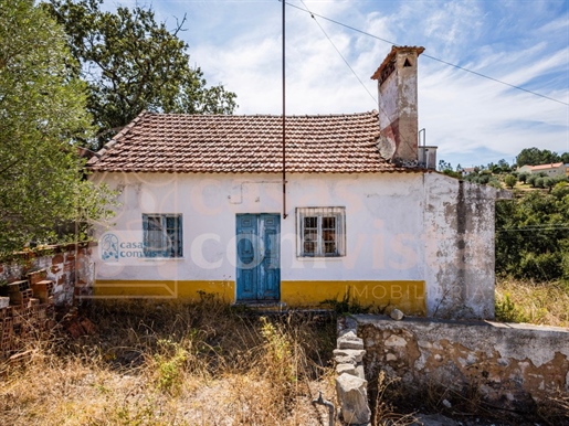 Oud huis en ruïne met verbouwing en uitbreidingsproject - Abdij, Caxarias