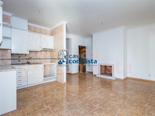Apartamento T1 / Cozinha /Lareira / Garagem /Fátima