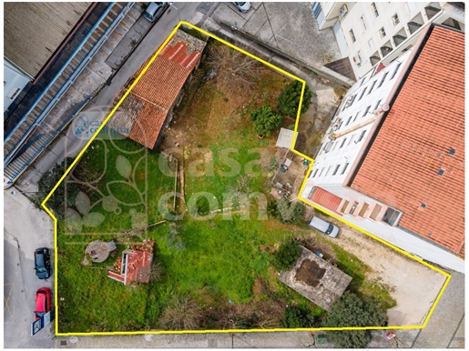 Terreno / Projeto / Área Total 1.210 m2 / Vistas desafogadas / Centro de Fátima