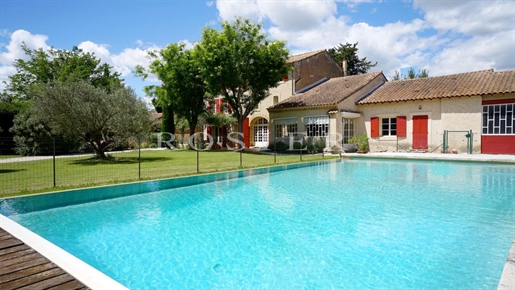 For Sale : Velleron - Country house with outbuildings and swimming pool