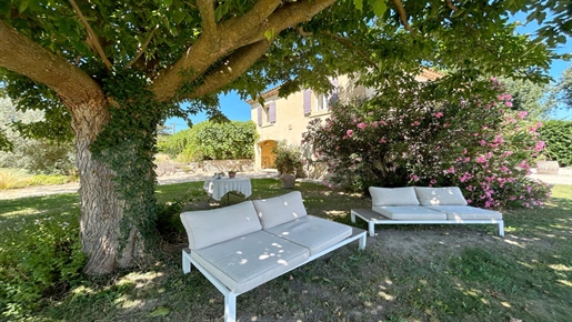 Villa with gite and swimming pool on 3590 m² in absolute peace and quiet in Pernes-Les-Fontaines