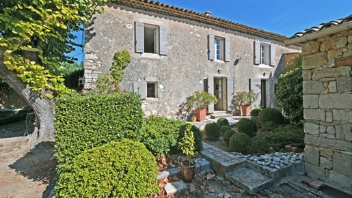 Murs : charming farmhouse in the heart of the countryside