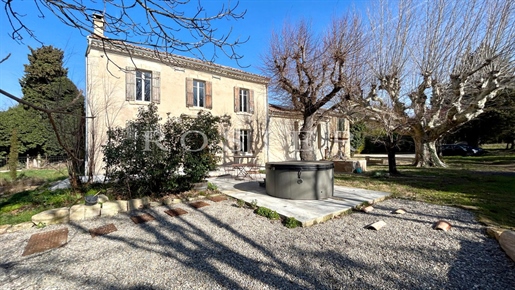 Authentic farmhouse set in 3 hectares between the Dentelles de Montmirail and Mont Ventoux.
