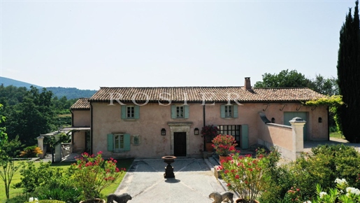 Bonnieux Remarkable Property Composed Of Two Mas And Two Swimming Pools On Nearly 6 Hectares With Su