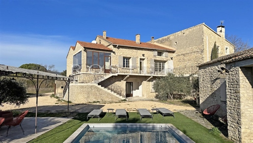 Gordes : renovated house with views on the Luberon