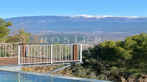 Modern house with infinity pool and panoramic view of Mont Ventoux