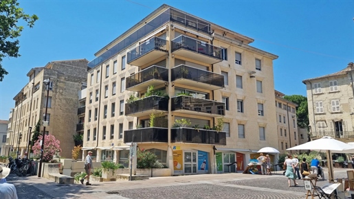 Avignon intramuros : exceptionnel et rare appartement plein sud
