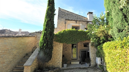 Village house in Luberon with garden and pool