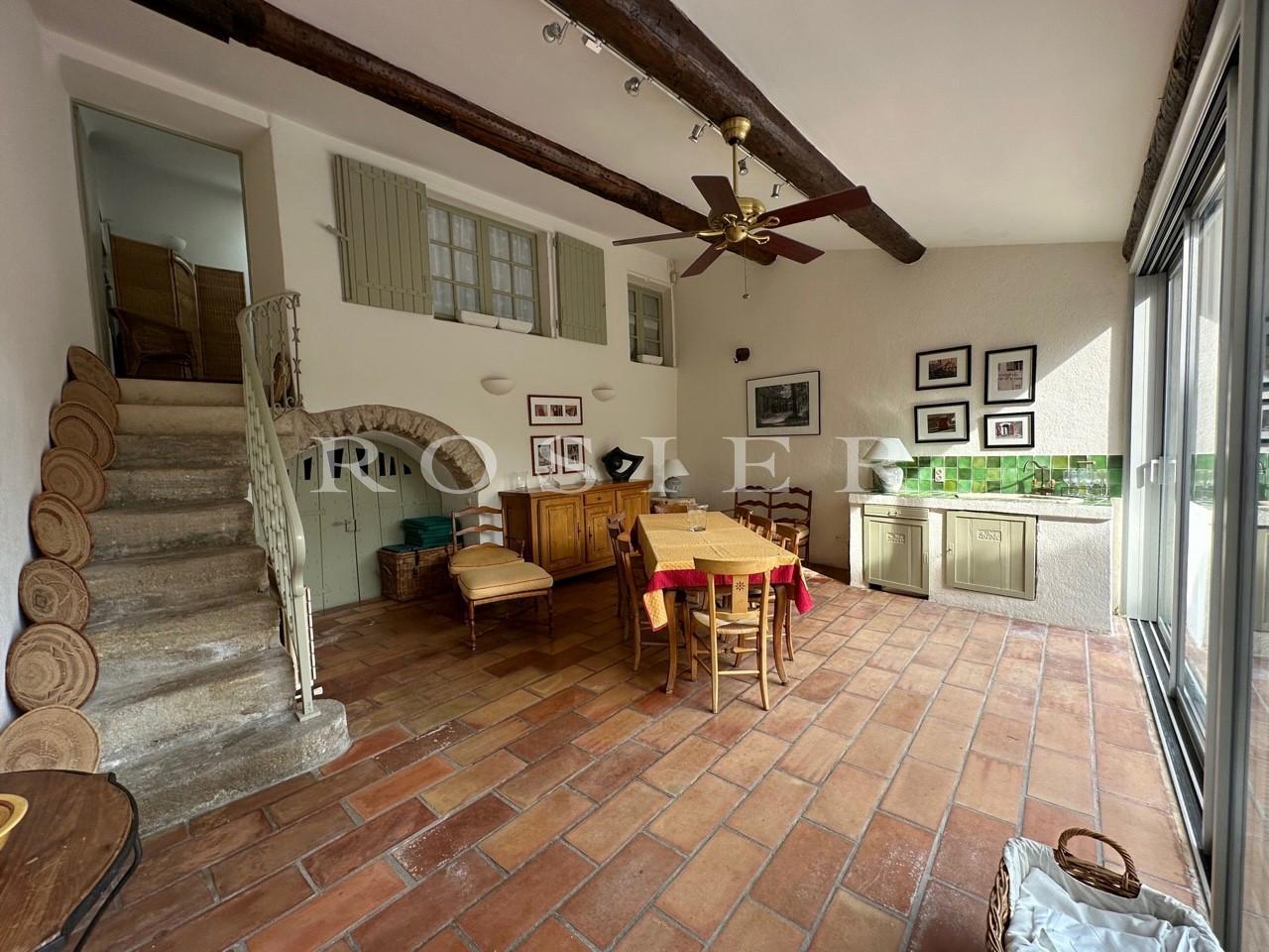 Compra: Vivenda (84220)