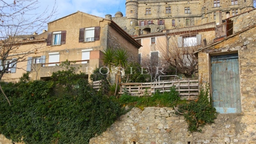 Vente - Le Barroux : Immeuble au coeur du village avec vue imprenable sur le Mont Ventoux.