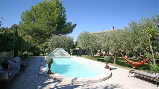 In Cavaillon, At The Foot Of St Jacques Hill House With Swimming Pool And Olive Grove