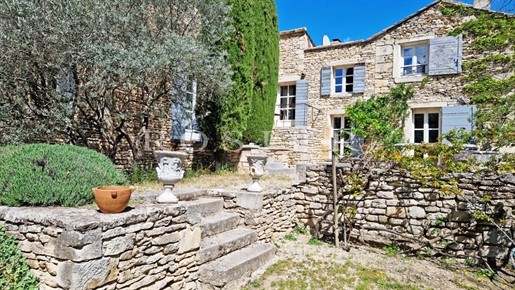 In Gordes, Beautiful House With Swimming Pool On Almost 5000M²