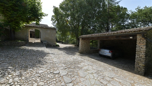 For sale sale in Goult: authentic renovated 17th century farmhouse