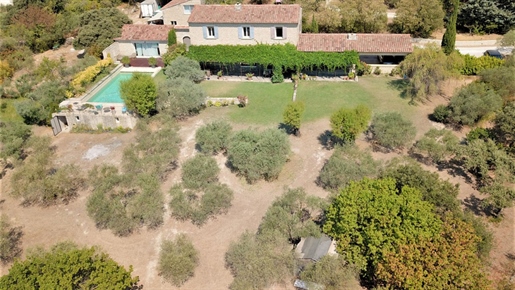 Gordes, property with pool, outbuildings and beautiful views