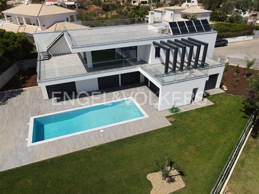 Brand new villa with amazing Ocean views