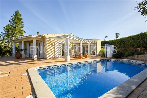 Charming Villa With Pool In Sesmarias Ferragudo
