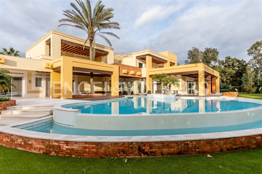 Geweldige moderne villa met 5 slaapkamers, binnen- en buitenzwembad, eerstelijns Penina G