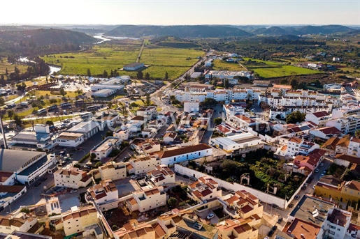 Urban Building for Investment in the Centre of Silves