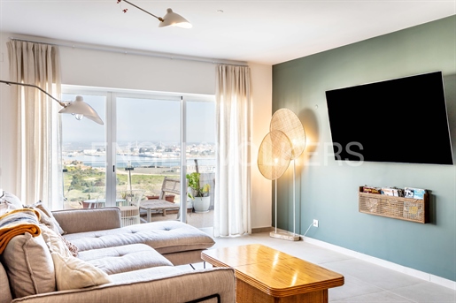 3Br Penthouse Praia da Rocha: Panoramic views and modernity.