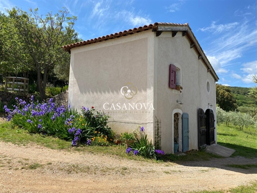 Small provençal farmhouse