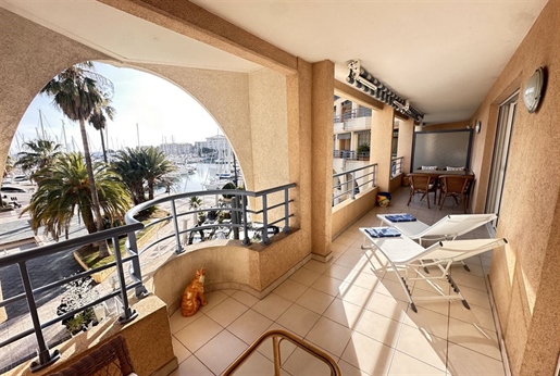 3 Bedroom Apartment With Full View Port Frejus