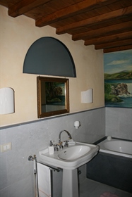 Appartement te koop in Fauglia, gerenoveerd - Ref. Ayh02