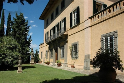 Fritliggende villa til salg i Casciana Terme Lari, renoveret - Ref. Arm01
