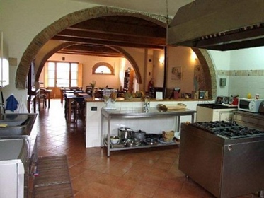 Ferme/maison de village à vendre à Vicopisano, en excellente condition-Ref. Aom01