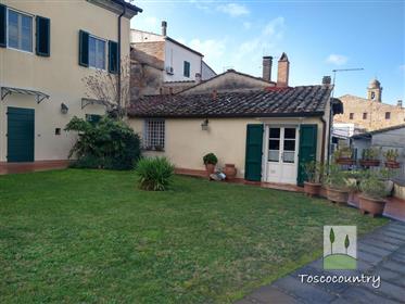 Двустаен апартамент с обща градина и басейн за продажба в Сояна, Тоскана