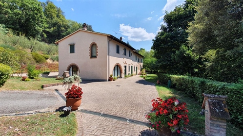 Farmhouse for sale in Montopoli in Val d'Arno, renovated - Ref. Aug03